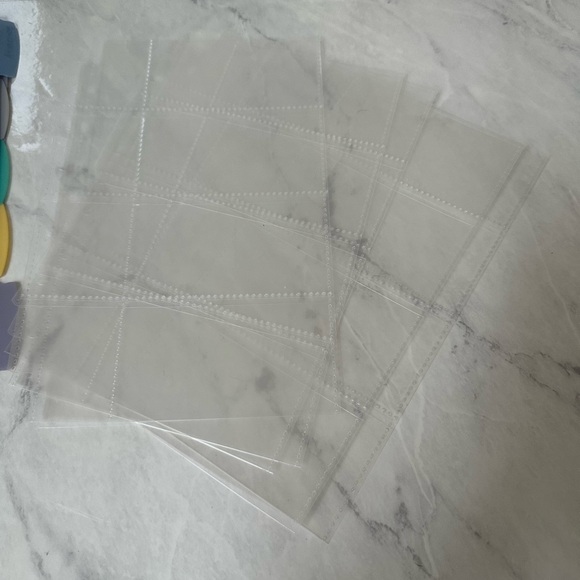 Avery Mini Divider and Business Card Sheet Protectors Mini Binder Planner - Picture 3 of 8